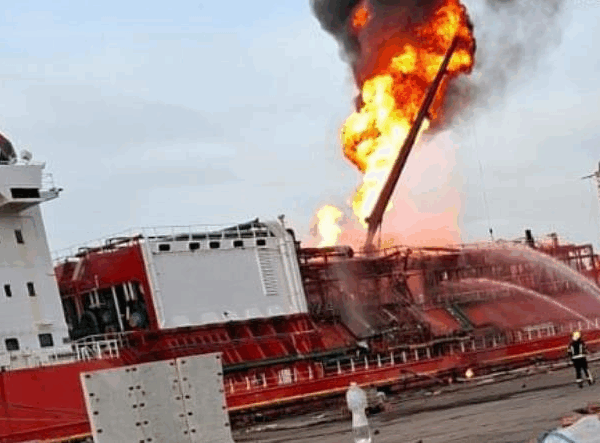 Новини світу - В Румунії евакуювали село після влучення дрона РФ в танкер з газом