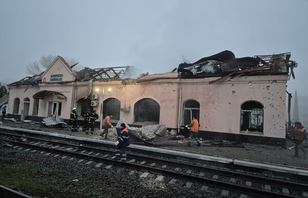 Новини України - В Україні виникли затримки поїздів після атаки РФ