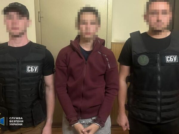 Новини України - Юнак шпигував на ешелонами ЗСУ у двох областях