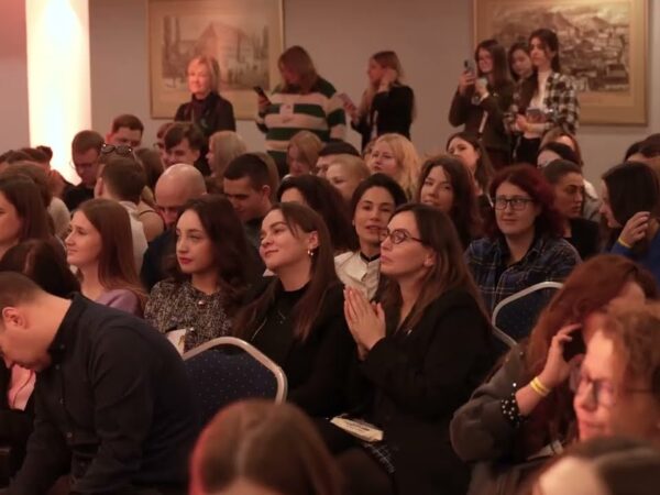 Всеукраїнський форуму молодіжної роботи «Обʼєднані світлом: Вільні та незборимі»