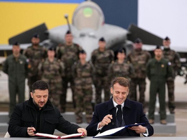 Новини України - Зеленський і Макрон підписали оборонну декларацію