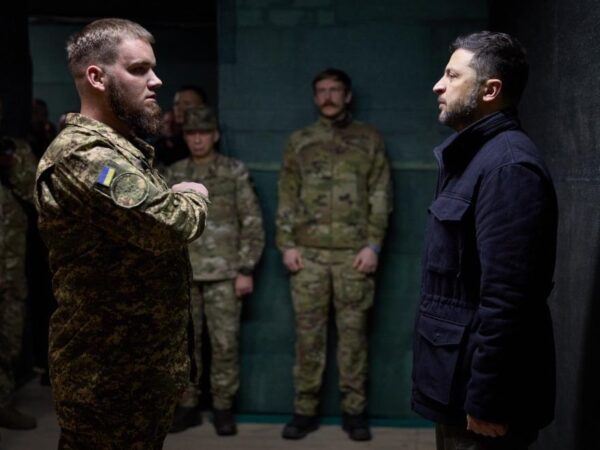 Новини України - Зеленський зустрівся з воїнами Азову на Донеччині