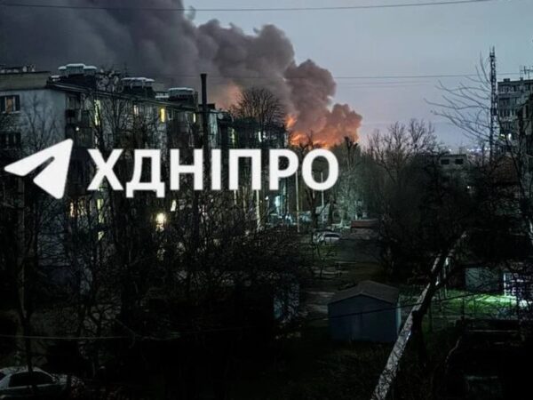 Новини України - Атака РФ: Дніпро після вибухів накрив чорний дим