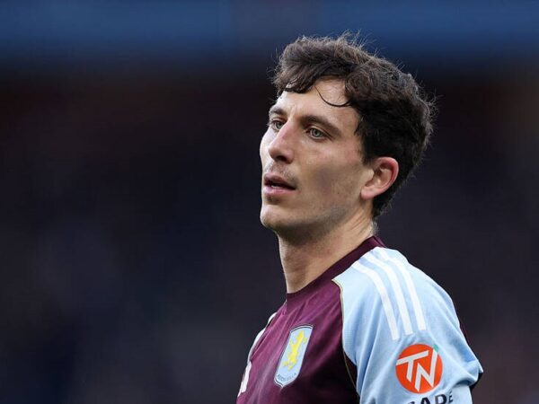 Новини спорту - Барселона має намір повернути захисника національної збірної в Ла Лігу