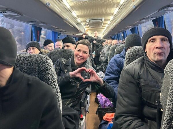 Новини України - Білорусь передала Україні 114 цивільних громадян