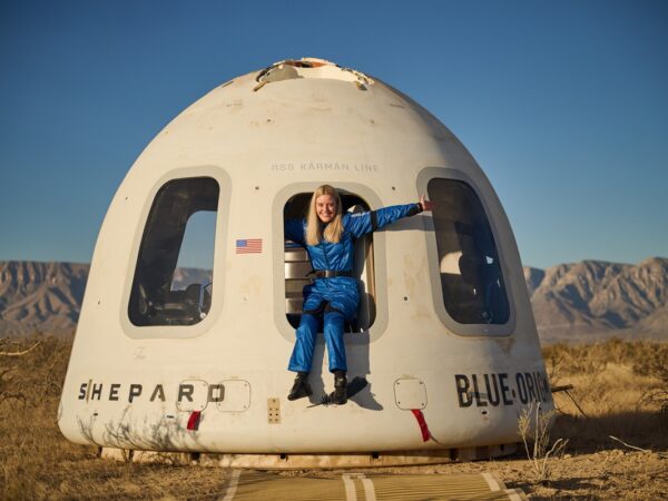 Технології - Blue Origin вперше відправили в космос людину на колісному кріслі