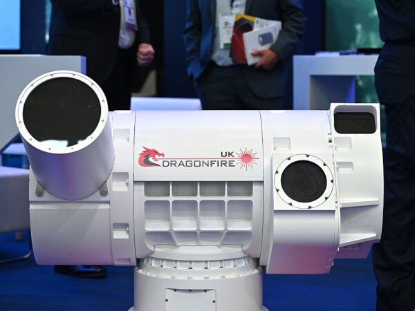 Новини світу - Британія інвестує £20 млн у лазерну зброю проти дронів
