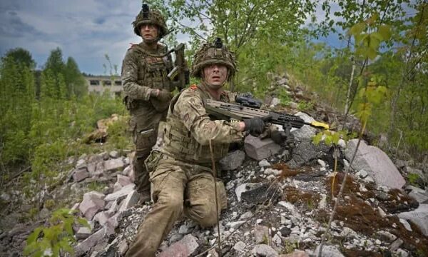 Новини світу - Британія завершує підготовку військ для України - ЗМІ