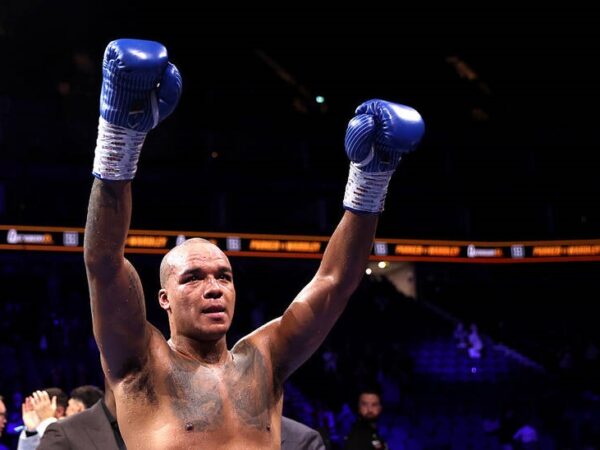 Новини спорту - Британський боксер оцінив намір Усика зустрітися з Вайлдером