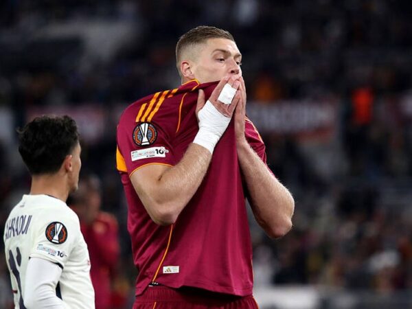 Новини спорту - Довбик і Миколенко можуть продовжити кар'єру в одному клубі