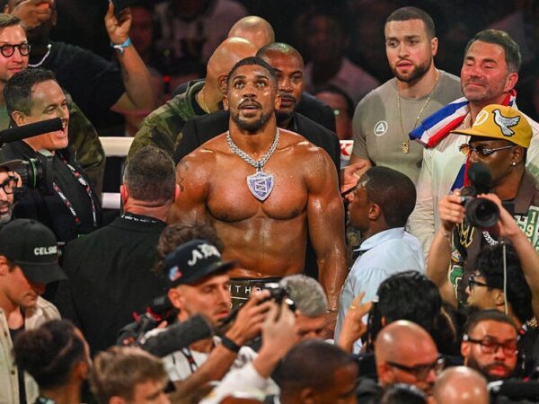 Новини спорту - Джошуа відправив Пола в нокаут у шостому раунді