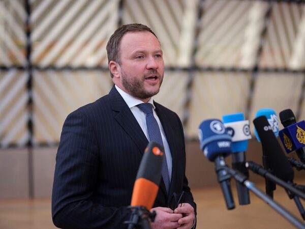 Новини світу - Естонія пообіцяла вбивати "зелених чоловічків" з РФ