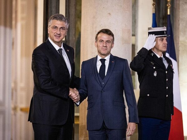 Новини світу - Хорватія купить у Франції гармати Caesar і модернізує літаки Rafale