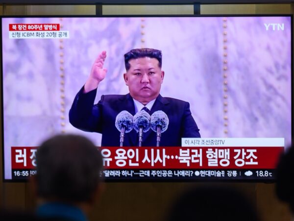 Новини світу - Кім Чен Ин керував випробуванням ракет великої дальності