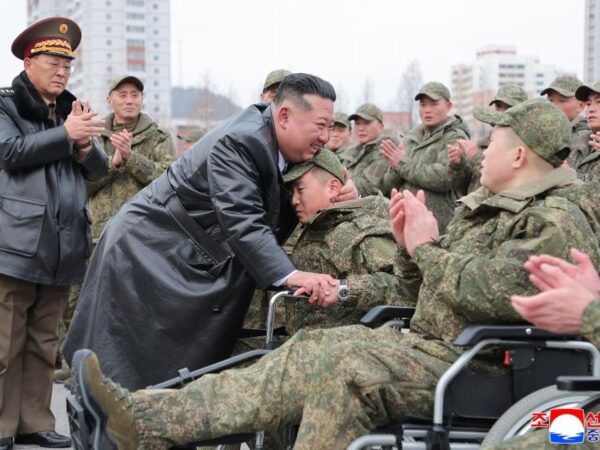 Новини світу - Кім Чен Ин повернув своїх саперів з Росії