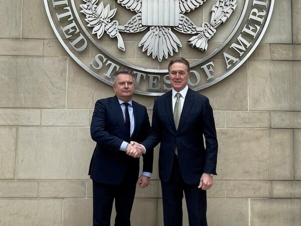 Новини України - Кислиця прибув на переговори до Китаю