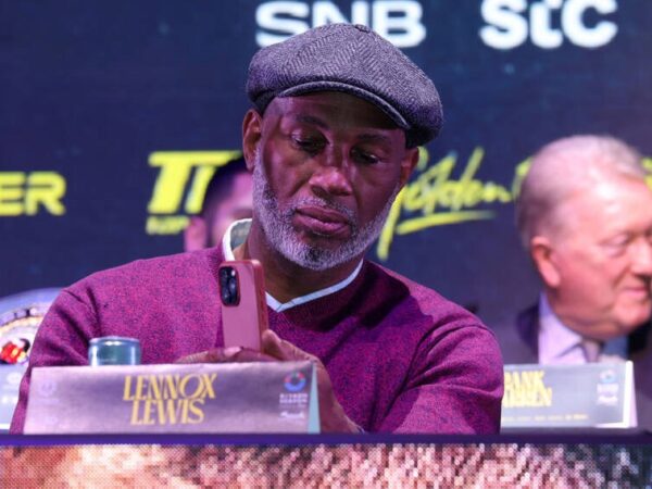 Новини спорту - Леннокс Льюїс відзначив значущість Усика для світового боксу