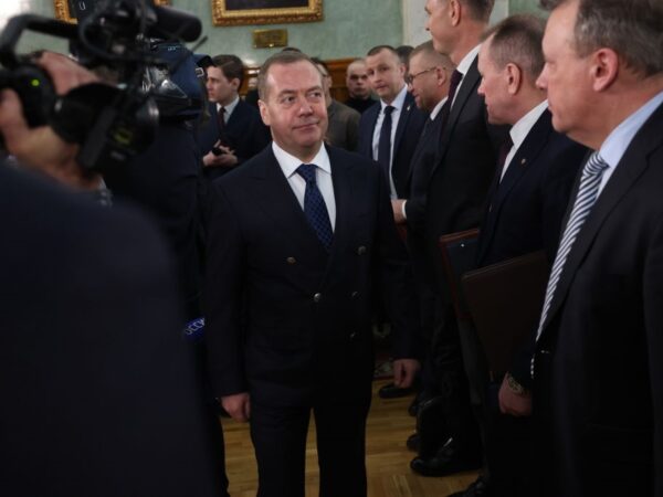 Новини світу - Медведєв пригрозив ЄС війною через активи РФ