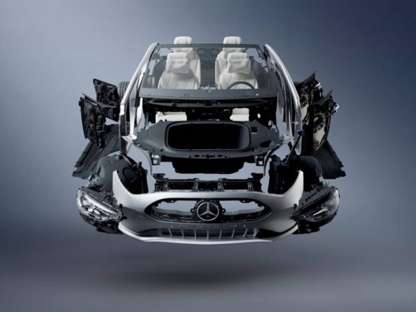 Авто новини - Mercedes відмовляється від клею на користь гвинтів