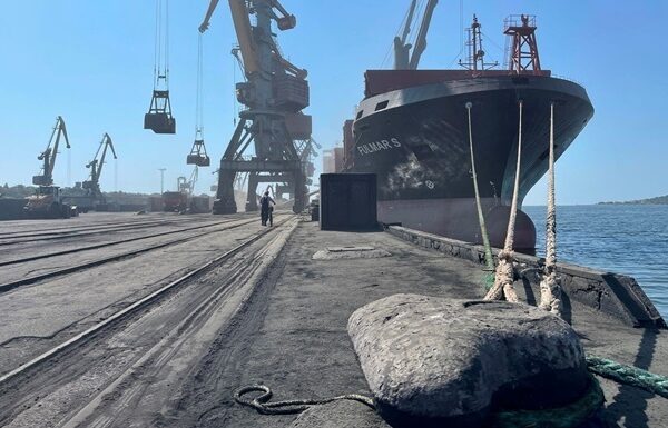 Новини України - Морський порт Південний відновив роботу