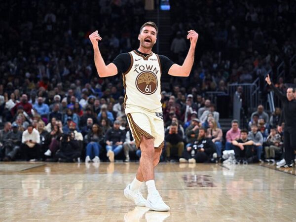 Новини спорту - НБА: Голден Стейт дотиснув Клівленд, Бруклін розгромив Новий Орлеан