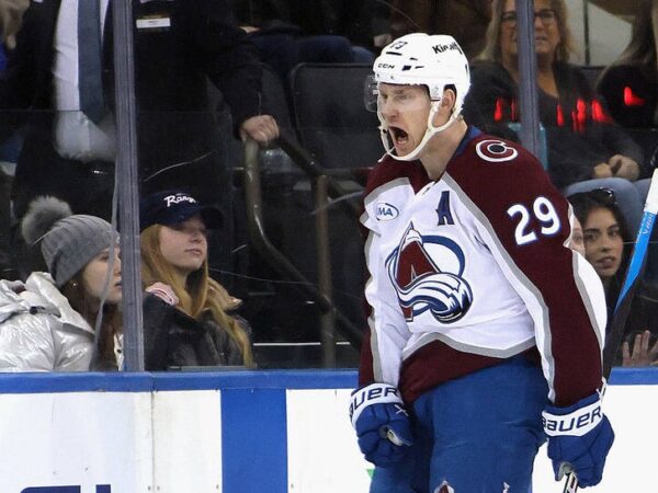 Новини спорту - Ніч в НХЛ: Айлендерс виривають перемогу