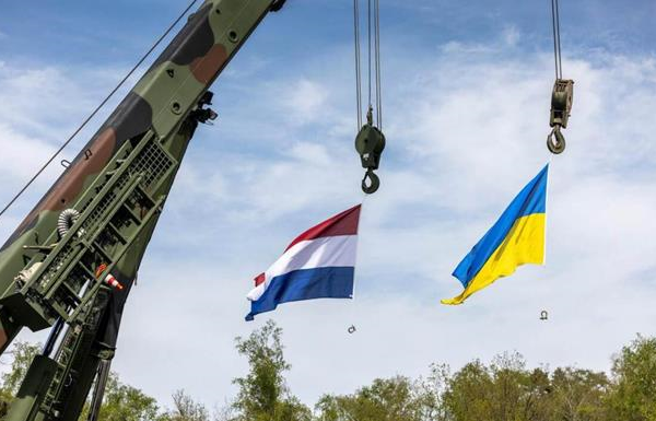 Новини світу - Нідерланди переглянуть заходи захисту українських біженців