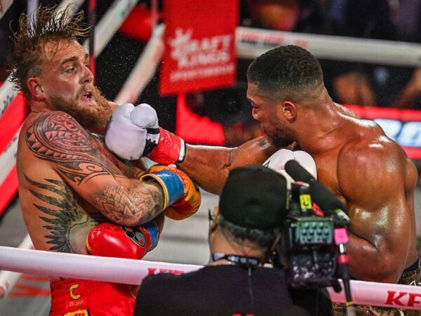 Новини спорту - Нокаут Джошуа обернувся тяжкою травмою для Пола