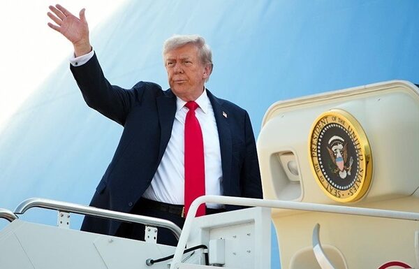 Новини світу - Переговори щодо України: Трамп вилетів у Флориду