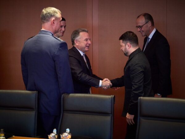 Новини України - Перемовини в Берліні: чи вийдуть ЗСУ з Донбасу?