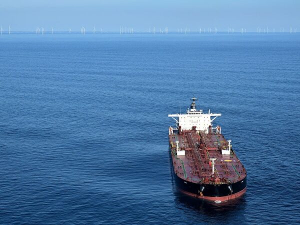 Новини світу - Рекордний обсяг російської нафти "застряг" у морі через санкції США