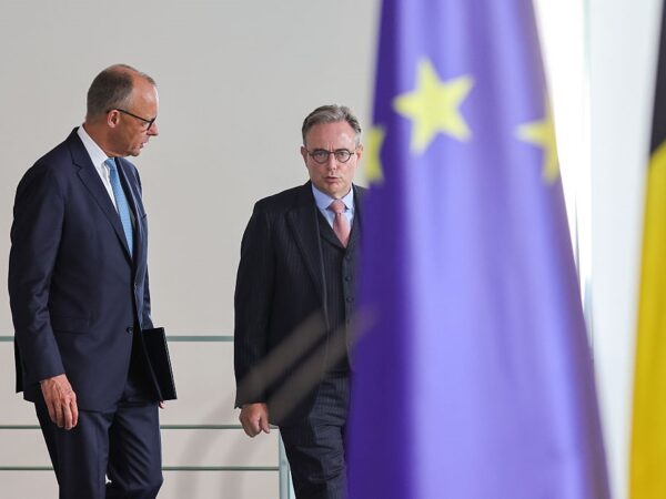 Новини політики - "Репараційний кредит": Мерц поїхав особисто переконувати Бельгію