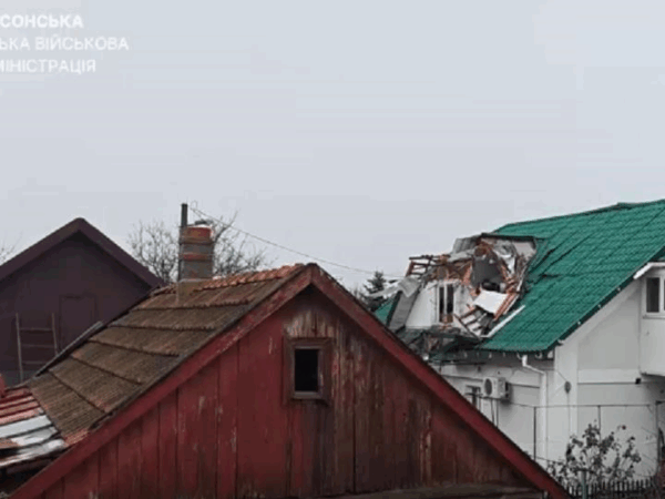 Новини України - Росіяни вдарили по Корабельному районі Херсона, є руйнування