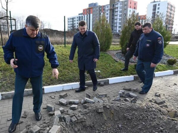 Новини світу - Росіяни впустили авіабомбу поруч з дитсадком у Бєлгороді - соцмережі