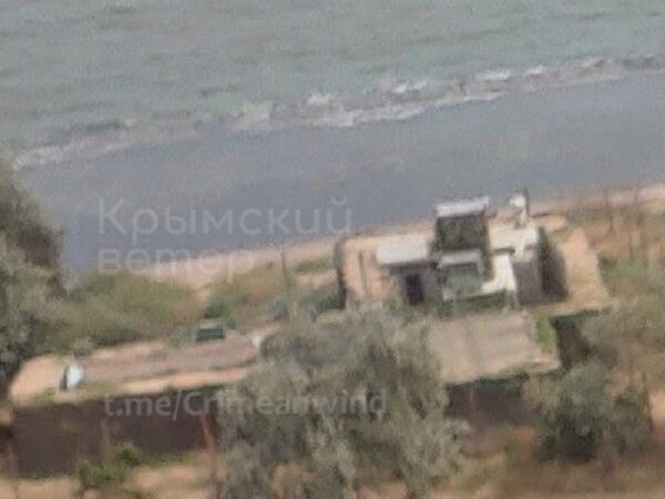 Новини України - Росіяни зводять нову лінію оборони біля суднобудівного заводу у Криму