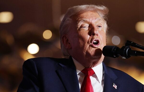 Новини світу - Трамп наказав повністю блокувати підсанкційні нафтові танкери Венесуели