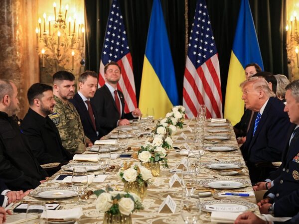 Новини світу - Трамп заявив про "економічні вигоди України" у мирному плані