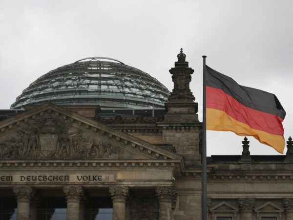 Новини світу - У Берліні відкинули "мир під примусом" в Україні