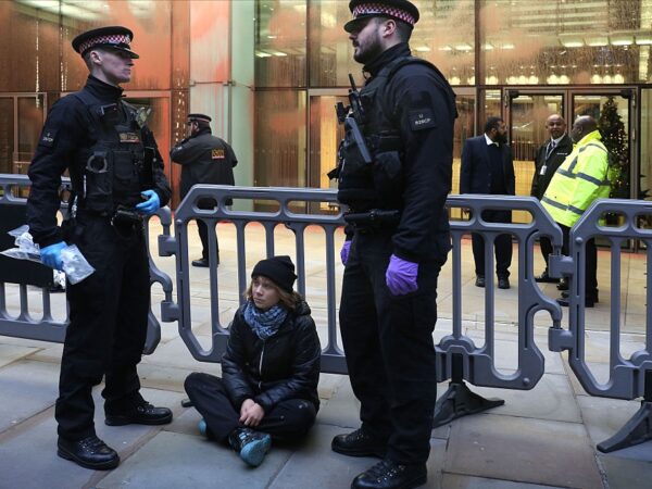 Новини світу - У Британії арештували екоактивістку Грету Тунберг