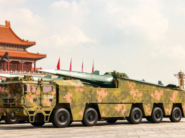 Новини світу - У Китаї заявили про створення наддешевої гіперзвукової ракети