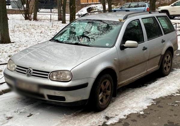 Новини Києва - У Києві водій їздив із муляжем міни на даху авто