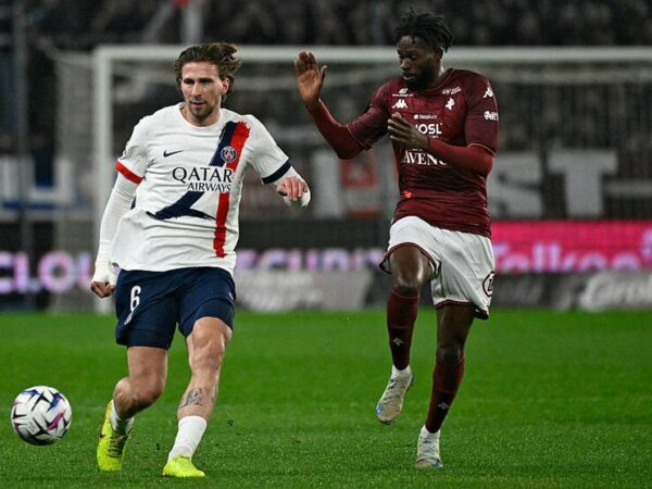 Новини спорту - У матчі Меца та ПСЖ на полі зустрілися Цітаішвілі й Забарний