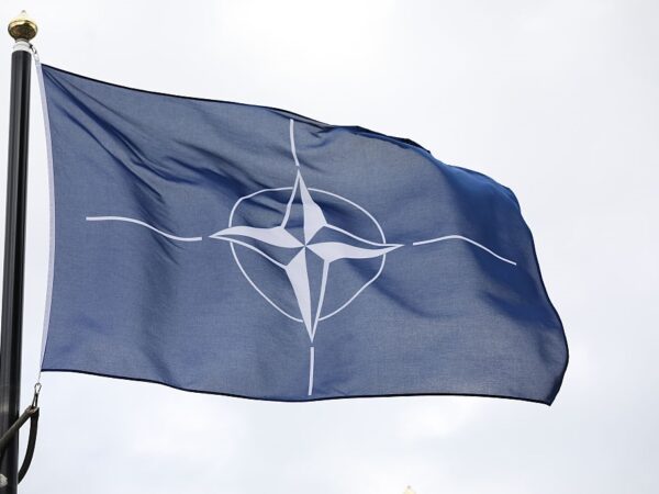 Новини світу - У НАТО є "план Б", якщо мирні зусилля проваляться