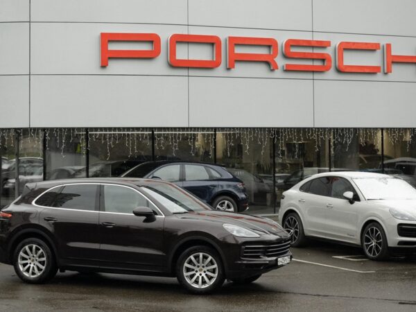 Авто новини - У Росії перестали працювати автомобілі Porsche