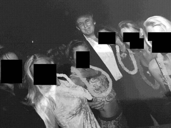 Новини світу - У США опублікували нові фото з Трампом зі спадку Епштейна