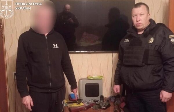 Новини України - У Сумах арештували чоловіка, який з вікна стріляв по підлітках