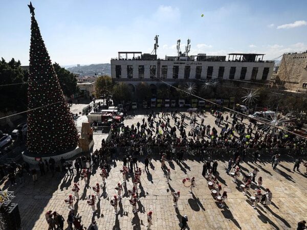 Новини світу - У Віфлеємі відновили різдвяні святкування після двох років війни в Газі
