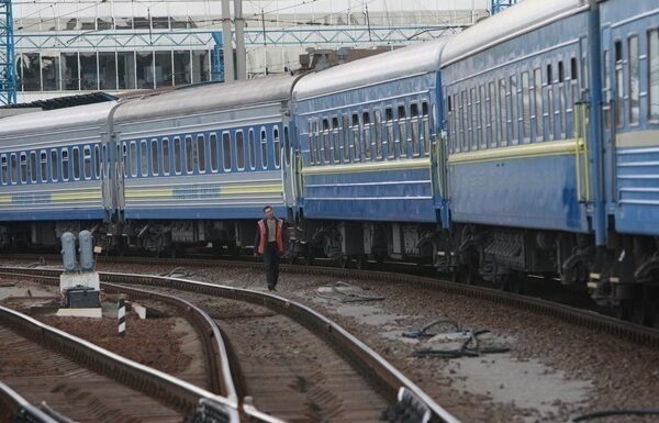 Новини України - Удар РФ вплинув на рух поїздів на півдні України