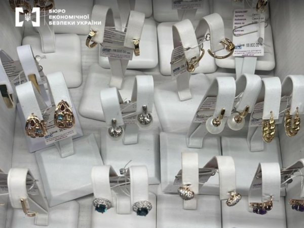 Новини України - В Одесі виготовляли "ювелірку" під виглядом світових брендів