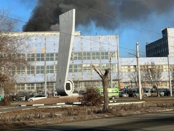 Новини світу - В російському Орську пожежа на оборонному заводі